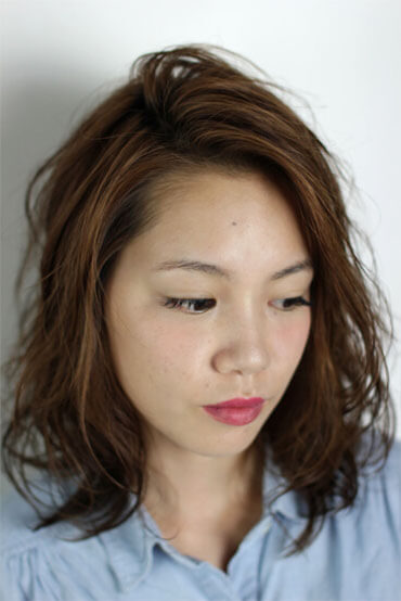 ブラウン系のカラーでナチュラルなイメージ。ゆるめのパーマでラフ感を☆　hair,make,photo_jiyume