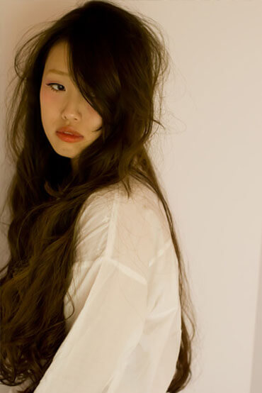オリーブ系カラーを入れ、ナチュラルなイメージに。ゆるく大きなパーマをon☆　hair,make,photo_jiyume